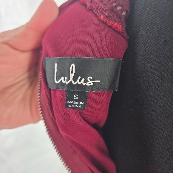 Lulu's Love Me Forever Crochet Lace‎ Dress Sz Small Lined - Picture 3 of 9